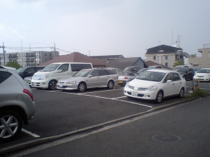 川島駐車場（満車） 外観